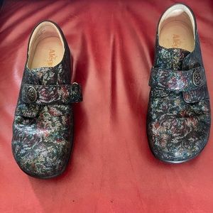 Alegria nursing shoes
